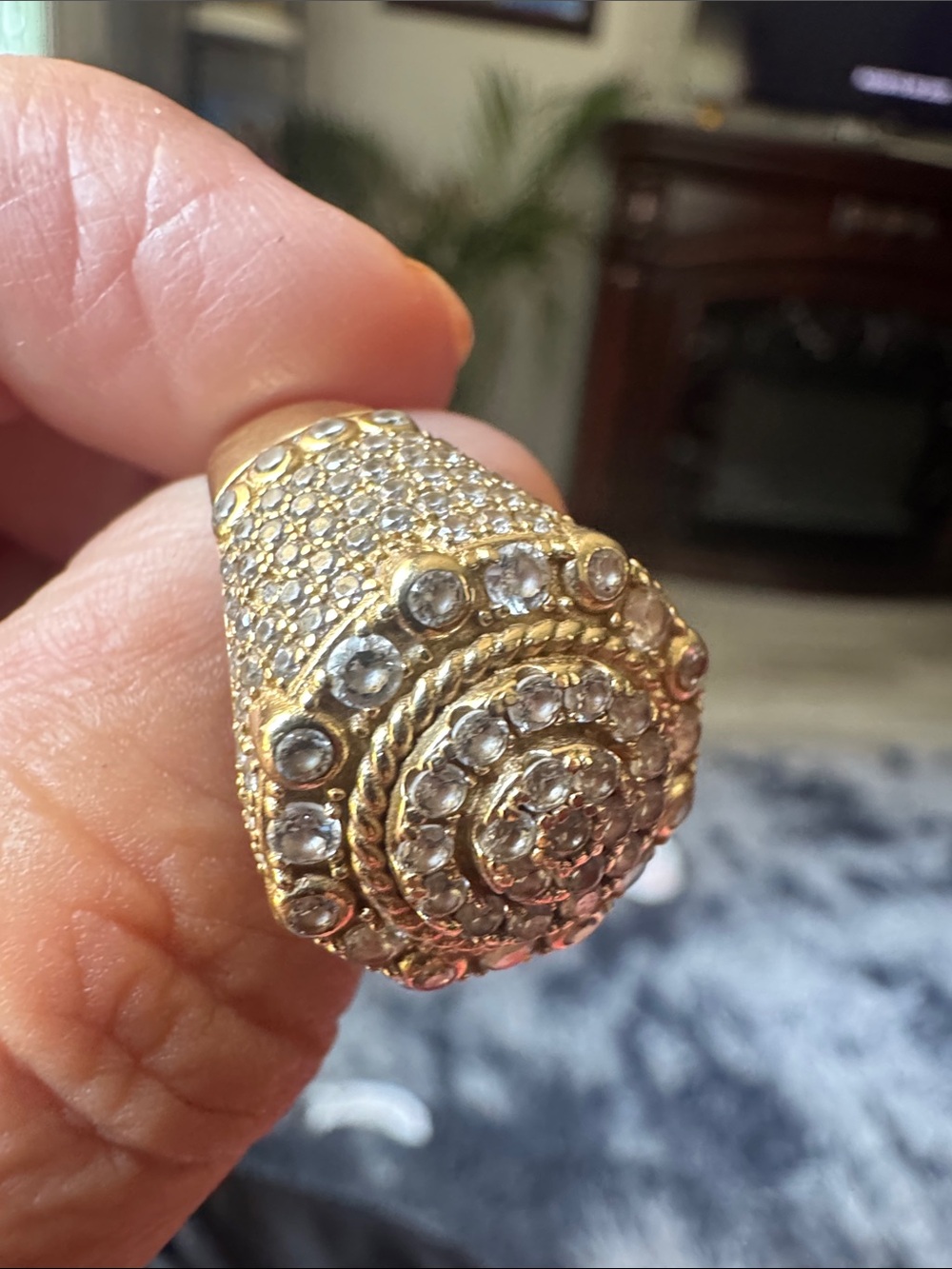 10K real Gold- Crystal Cluster Ring - Elegant Fashion Ring